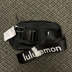 Lululemon Everywhere Belt Bag- Black Wordmark